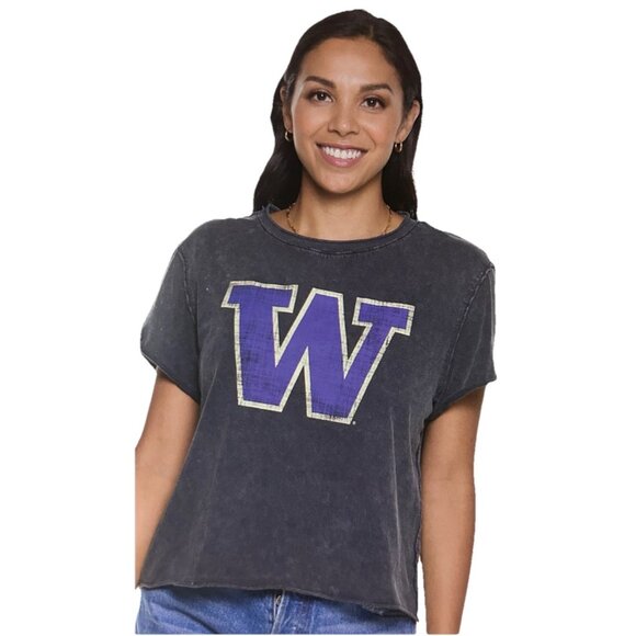 Colosseum Athletics Tops - NEW Washington Huskies Colosseum Athletics Distressed Tee Shirt Women's M